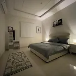 شقة فاخرة غرفة وصالة